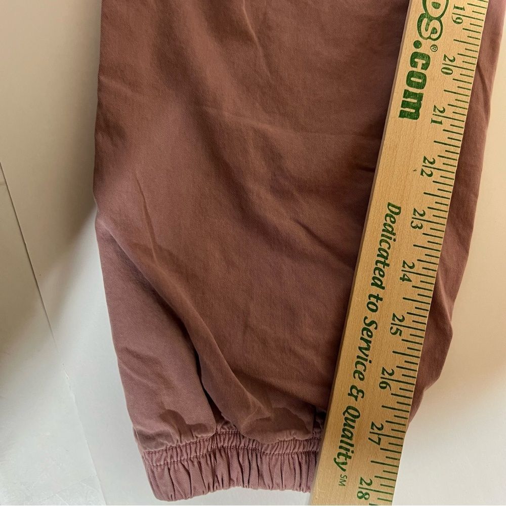 Nwt American Eagle Baggy Jogger Stretch Cargo Size 000 REGULAR
HIGH RISE - Picture 2 of 15
